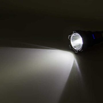 Panther 600 Lümen LED El Feneri USB Şarjlı PT-6106
