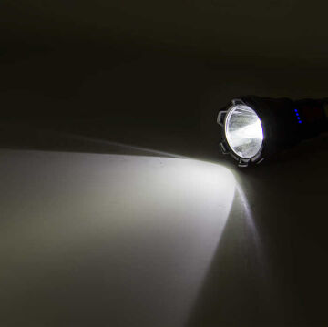 Panther 600 Lümen LED El Feneri USB Şarjlı PT-6106