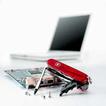 Victorinox CyberTool M Çakı 1.7725.T Kırmızı İsviçre Çakısı 32F