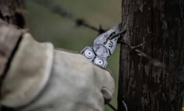 Leatherman Surge Penseli Kılıflı Multitool 21F Gümüş