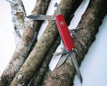 Victorinox Hiker 1.4613 Kırmızı İsviçre Çakısı 91mm 13F