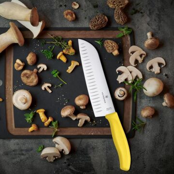 Victorinox SwissClassic 17cm Santoku Bıçağı Oluklu 6.8526.17L8B Sarı